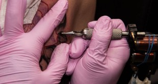 Tatuaggi e piercing, infezioni e danni al fegato