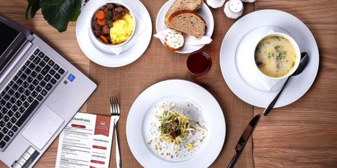 10 ottime ragioni per sostituire il pranzo fuori casa con un superfood