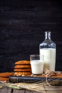 Latte vegetale: lattosio assente, proprietà multiformi. Ma è buono?