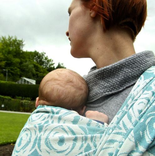 Portare il bambino addosso: ecco il salone dedicato al Babywearing