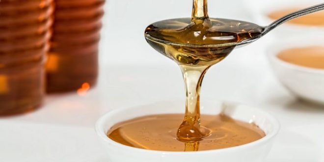 Miele per la pelle: la naturale dolcezza che ci fa belle